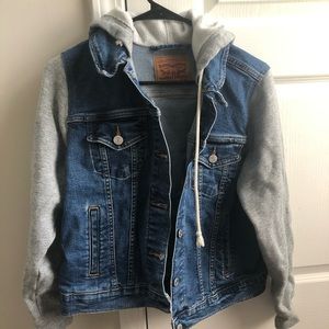 XL Women’s Levi’s Hybrid Denim Jacket/Hoodie